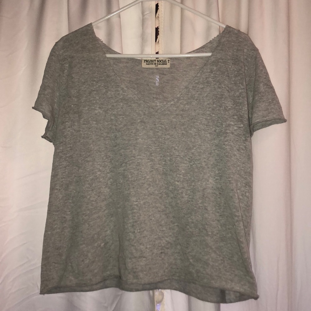 heathered grey t shirt